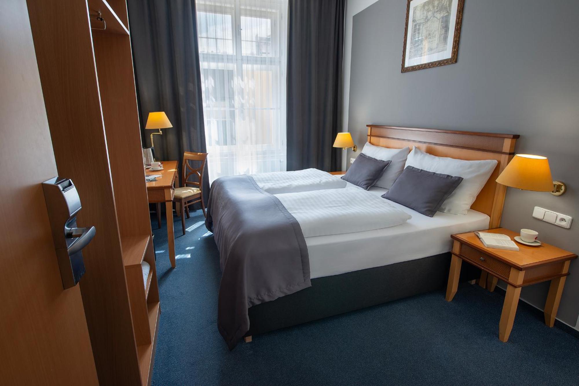 Prague Season Hotel Εξωτερικό φωτογραφία