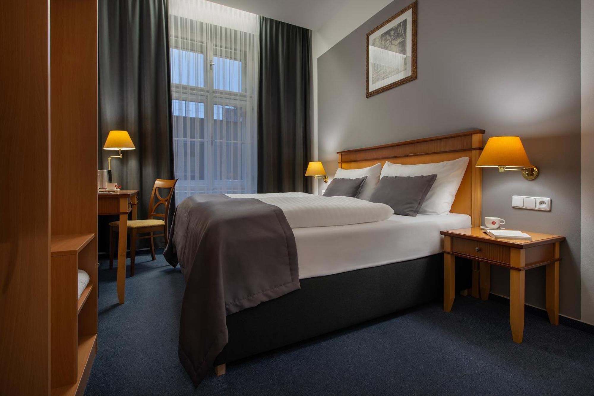 Prague Season Hotel Εξωτερικό φωτογραφία